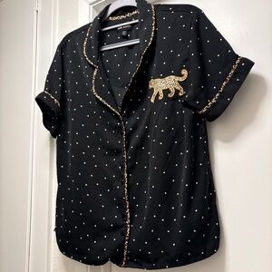Room service pajama top with cheetah patch - size medium
